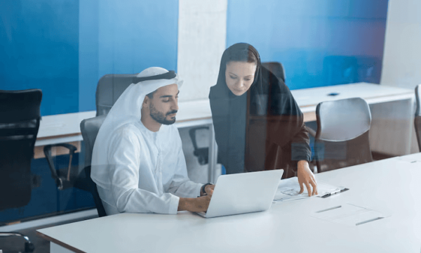portrait-young-woman-working-office_1048944-23232450 portrait-young-woman-working-office_1048944-23232450